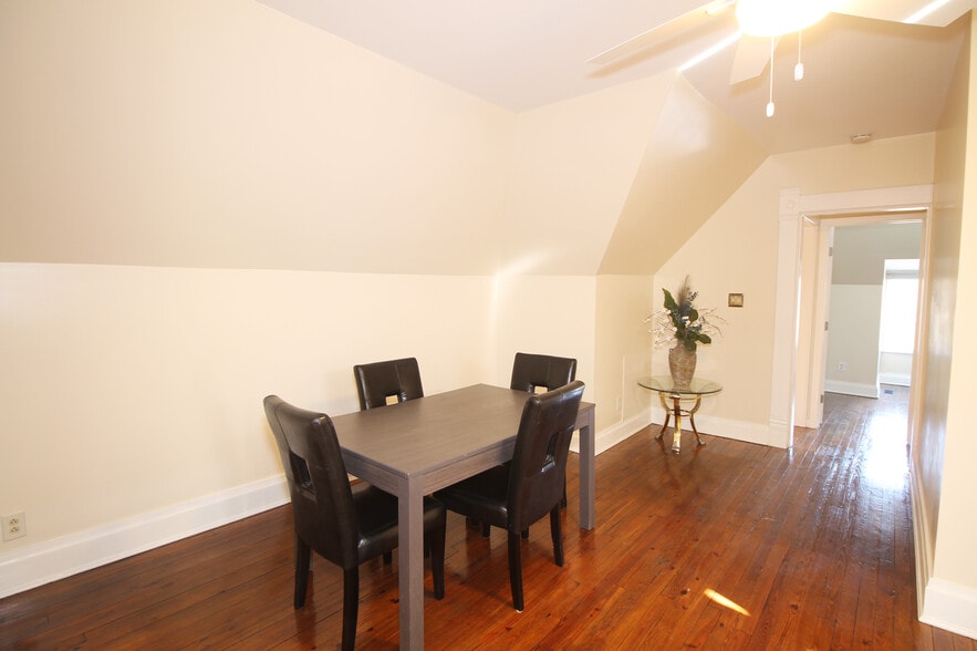 Building Photo - 1372 Neil Ave