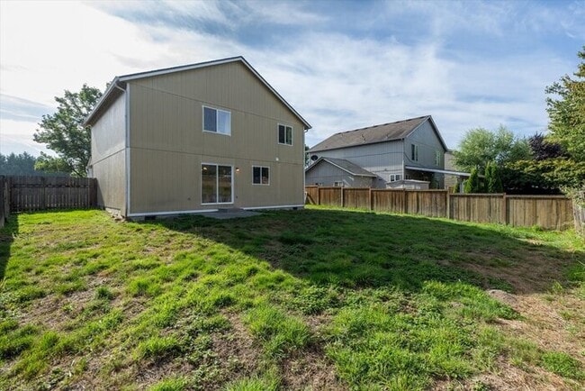 Building Photo - THREE BEDROOM PLUS BONUS OR FOURTH BEDROOM