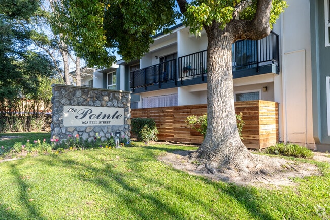 Building Photo - The Pointe On Bell