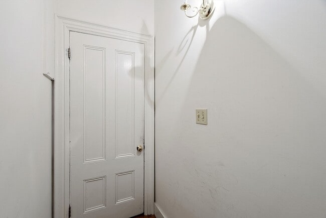 Building Photo - 150 Summer St