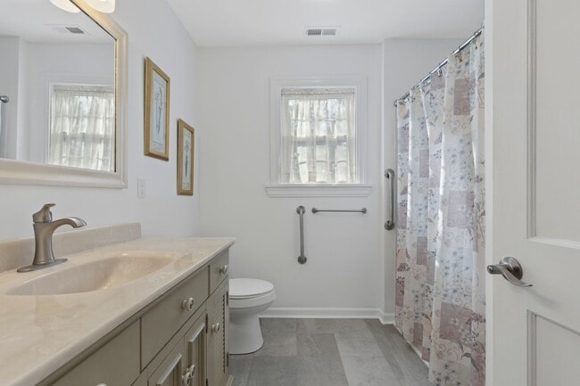 Building Photo - Marsh View Beaufort Home Available Now