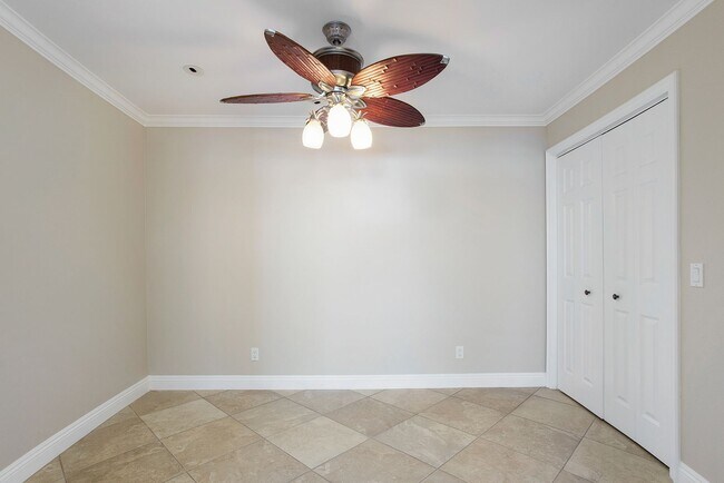 Building Photo - 218 Highland St