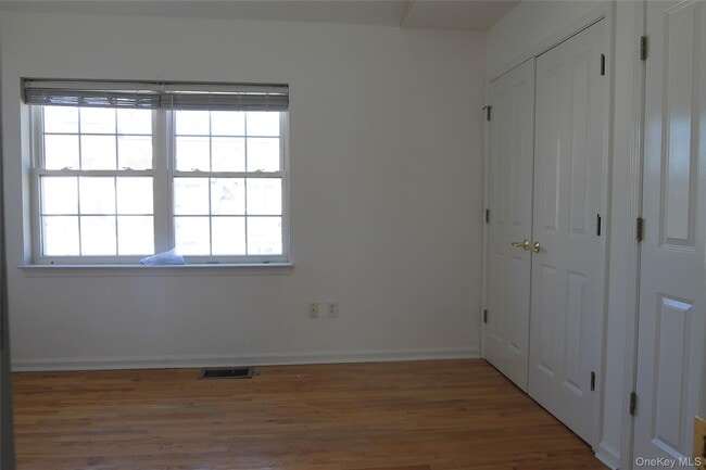 Building Photo - 54 Crystal Hill Dr