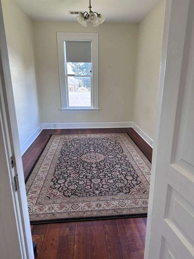 Building Photo - Stunning 1890 Eastlake Victorian | 5 Bedrooms | 2 Bathrooms | Flex Spaces | Steps from Old Town E...