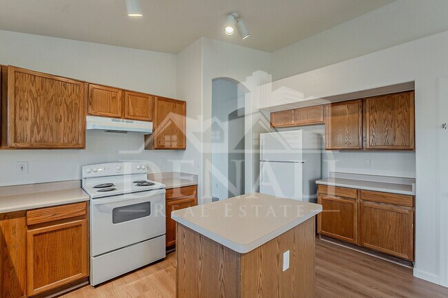 Building Photo - 3980 E Pinon Ct