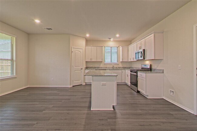 Building Photo - 105 Bird Cherry Wy