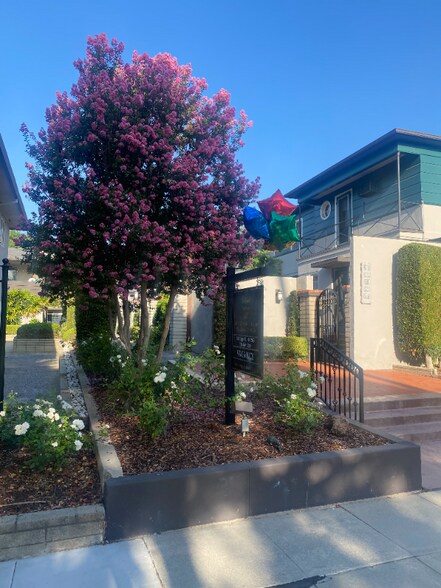 Primary Photo - 271 S El Molino Ave