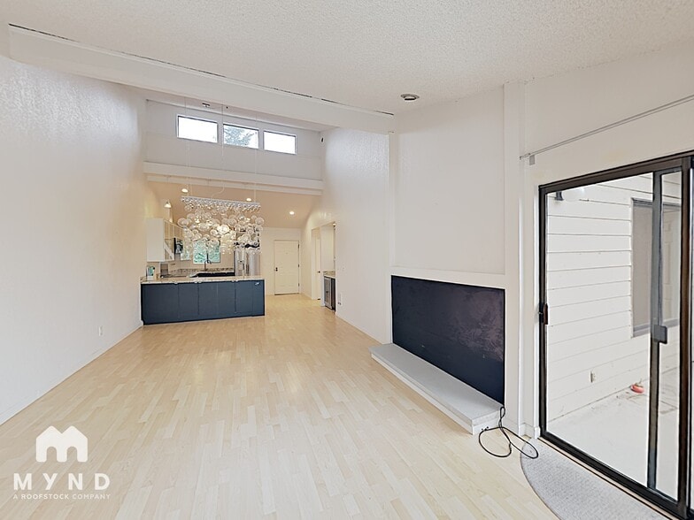 Building Photo - 15278 Sunwood Blvd