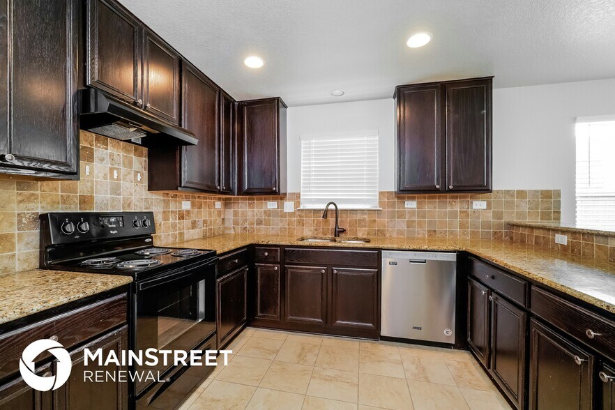 Building Photo - 7435 Bluebonnet Bay