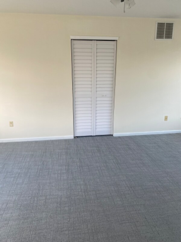 Building Photo - 9309 James St