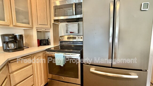 Building Photo - 301 Iberian Way