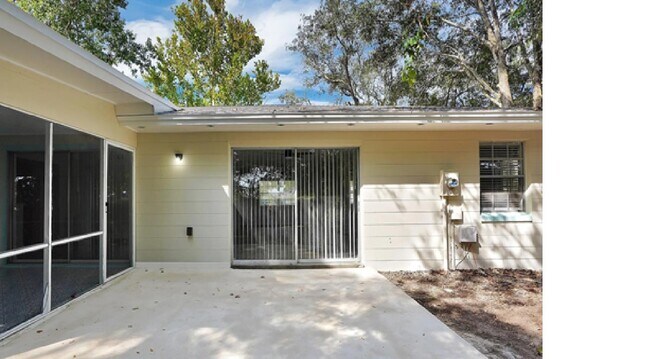 Building Photo - 1010 San Remo Rd