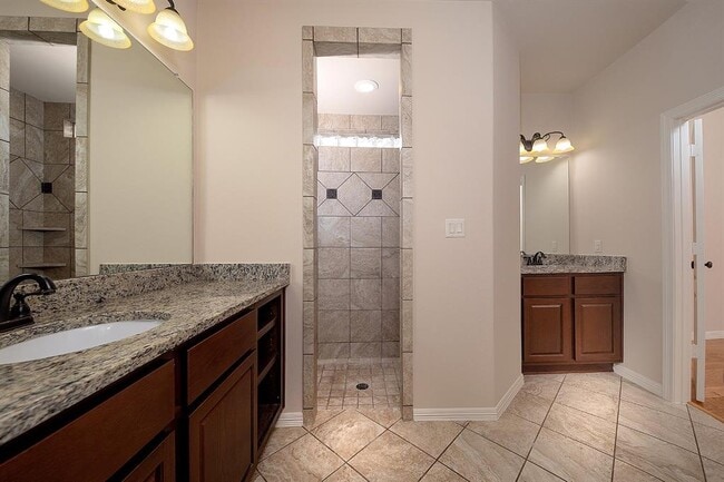 Building Photo - 8858 Van Allen Dr