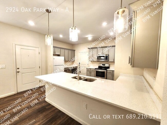 Building Photo - 2924 Oak Park Way