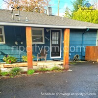 Building Photo - Charming Single-Story 2-Bedroom Duplex wit...