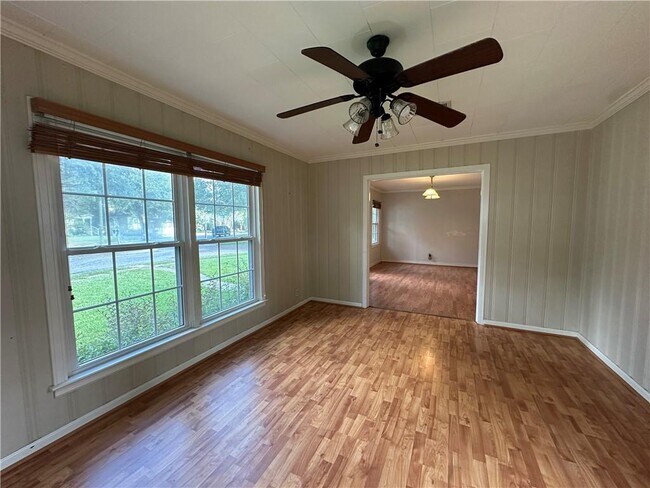 Building Photo - 2351 Taylor Ave