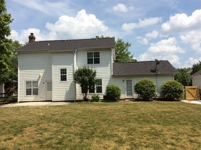 Building Photo - 12127 Landing Green Dr