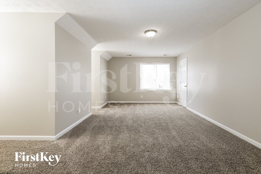 Building Photo - 331 Crescentview Ct