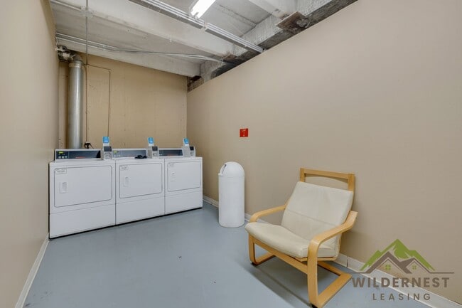 Building Photo - Amazing Views at this Fully Furnished Condo at the Lodge at Lake Dillon