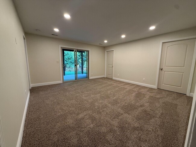 Building Photo - 6802 Stanwood Dr