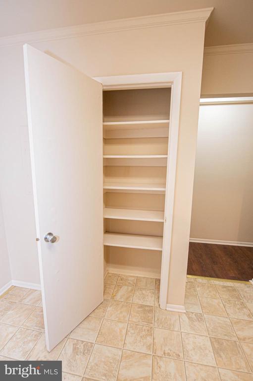 Building Photo - 804 College Ln