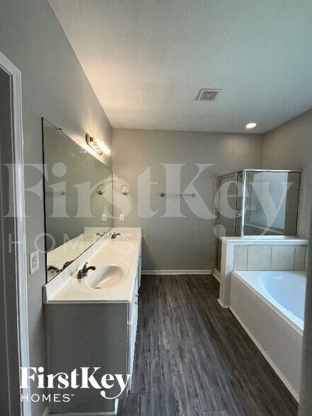 Building Photo - 4162 Wells Mark Dr