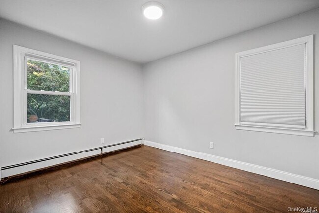 Building Photo - 228 Oakwood Rd