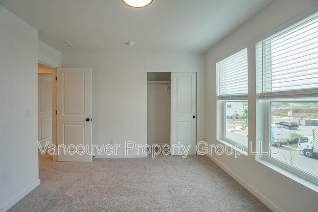 Building Photo - 1605 NE 180th Ave