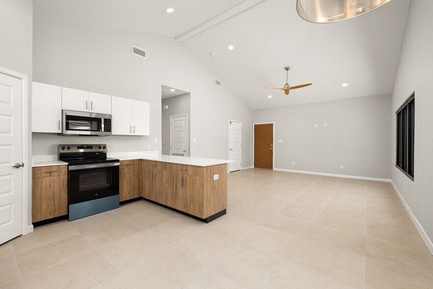 Building Photo - 408 Sparrow Rd