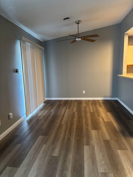 Building Photo - 307 Cedarview Ct