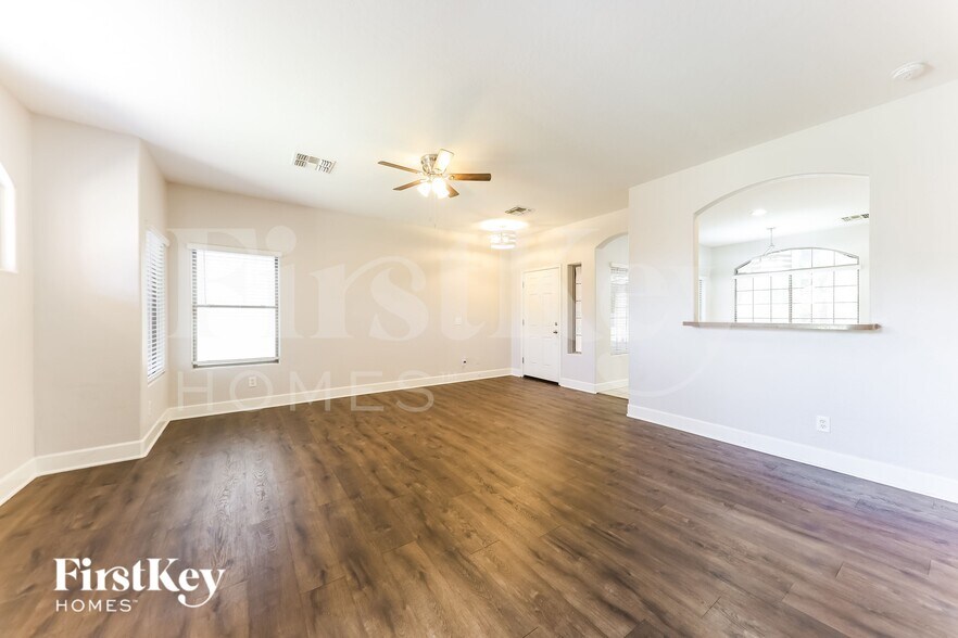 Building Photo - 13030 W Windrose Dr