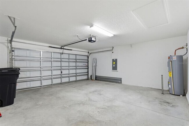 Building Photo - 8808 Bay Leaf Dr