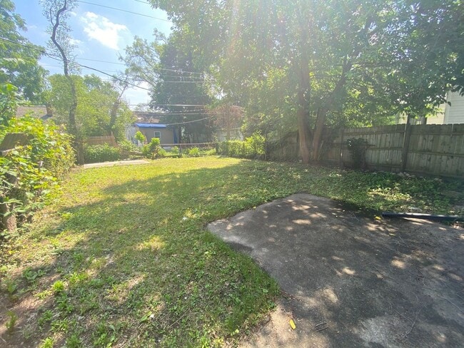 Building Photo - Renovated 3-Bedroom Home – We Welcome Sect...