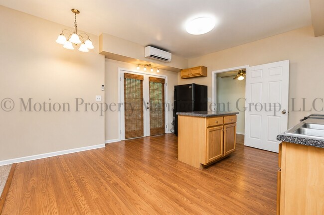 Building Photo - 344 Mary Dr