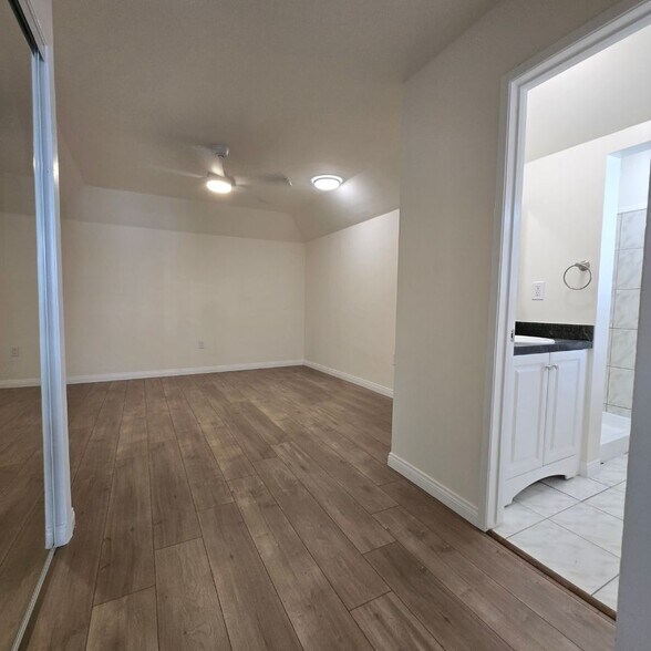 Building Photo - 5301 Cartwright Ave