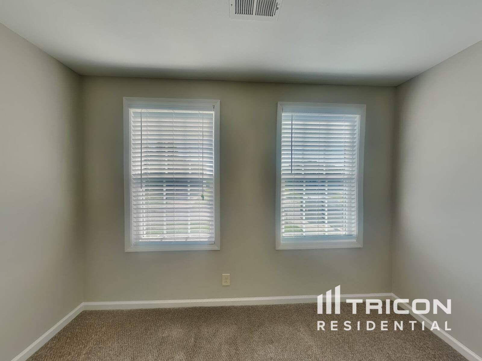 Building Photo - 1073 Castlerock Dr