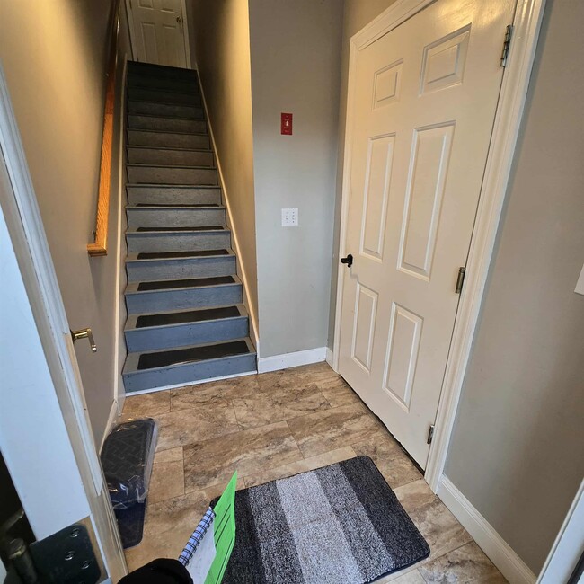 Building Photo - 315 Old Concord Turnpike