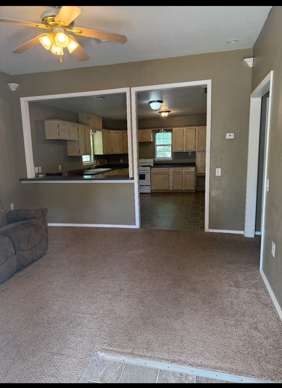 Building Photo - 302 E Washington St