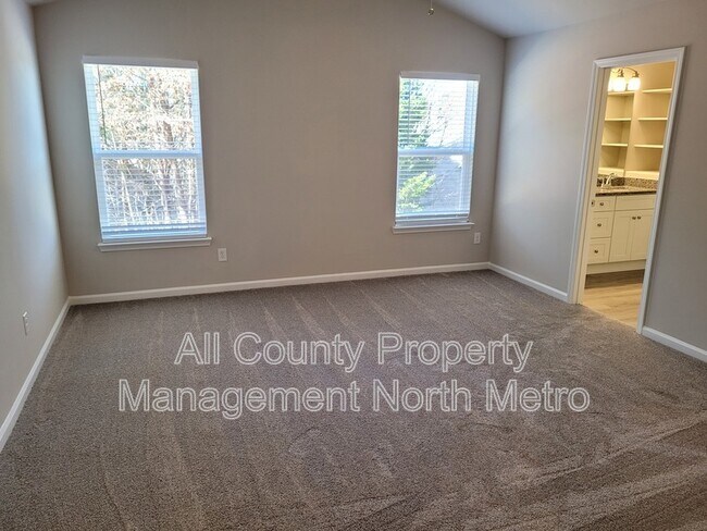 Building Photo - 356 Hidden Creek Ln