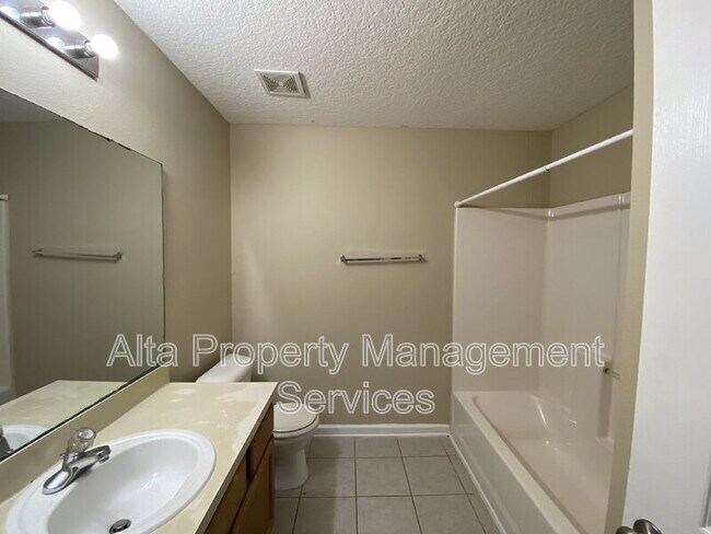 Building Photo - 6100 Maggies Cir