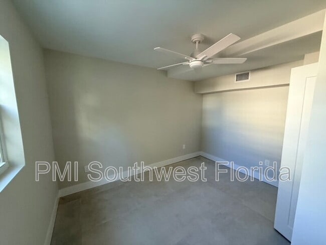 Building Photo - 5039 N Beach Rd