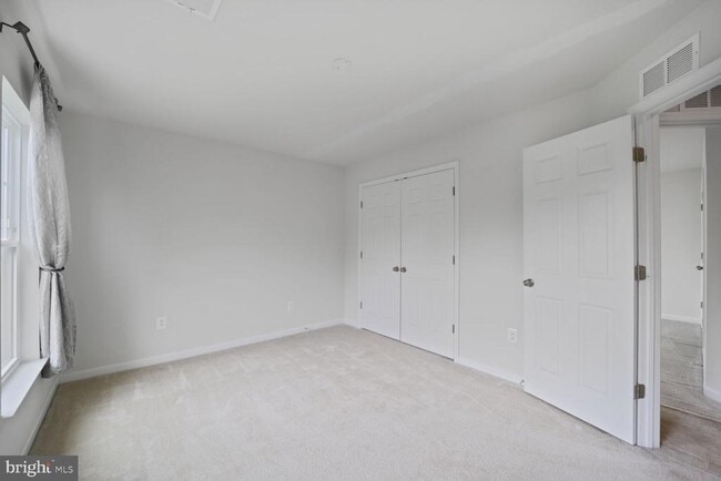 Building Photo - 9007 Central Park Dr