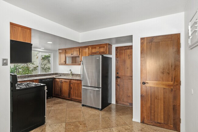 Kitchen - 2461 Geranium St