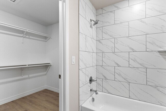 Building Photo - 804 White Meadow Ln