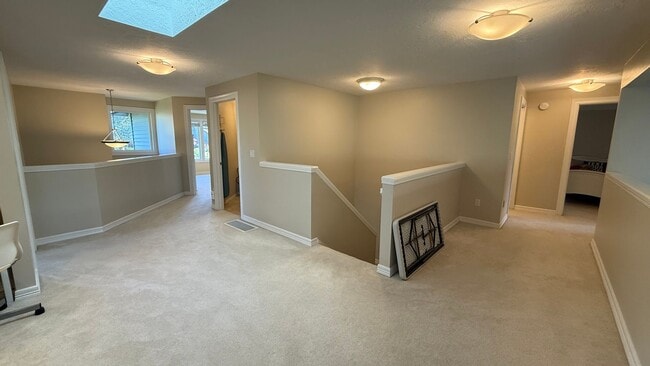 Building Photo - Pristine Single-Family Home in the Heart o...