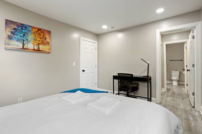 Building Photo - 1523 S East St