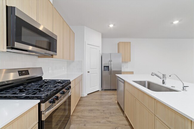 Building Photo - 3530 Blue Mockingbird St