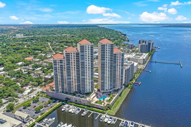Building Photo - Stunning High-Rise Condo with Gulf Views –...