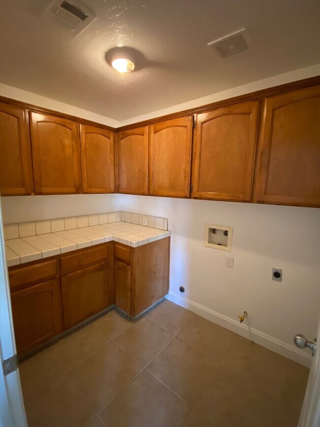 Building Photo - Spacious Exeter Home coming soon!