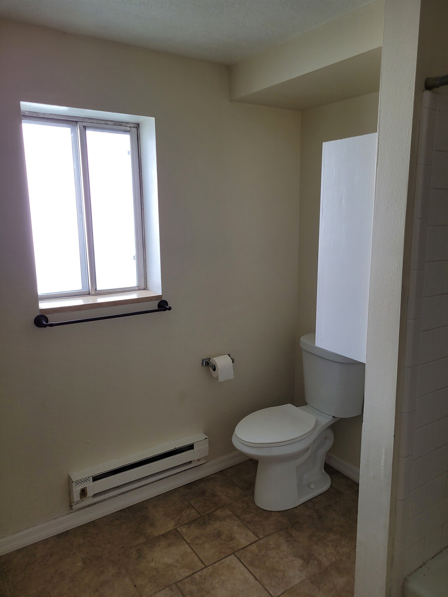 bathroom - 180 E 100 N